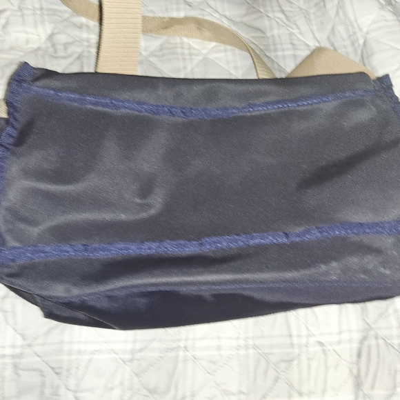 Dooney & Bourke Dark Blue Tote with Beige Leather Trim " Like New " Stuffed - Picture 6 of 7